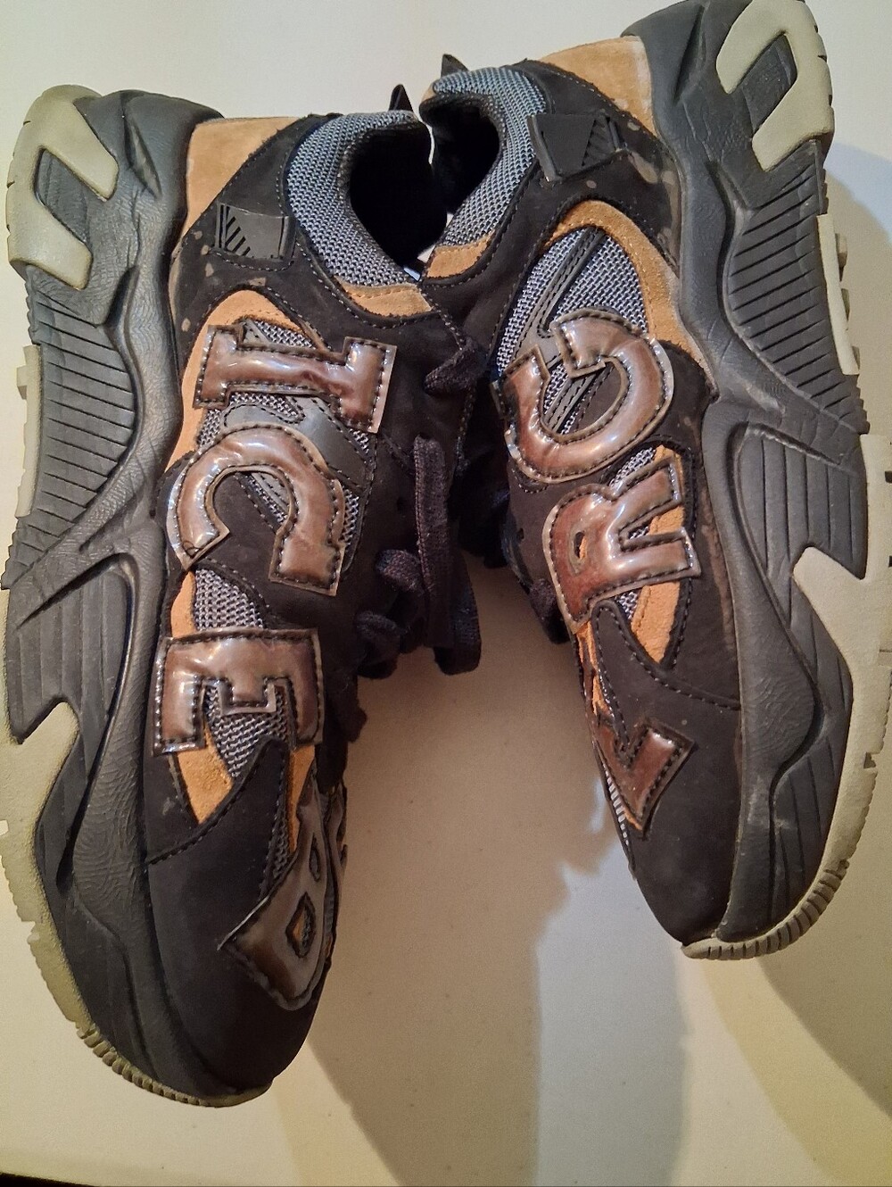 Men's Black and Brown Fashion Runner Sneakers